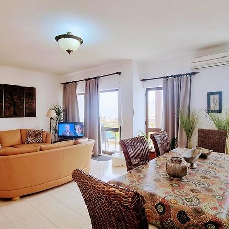 Apartmento Praia Da Dona Ana Lagos Extérieur photo