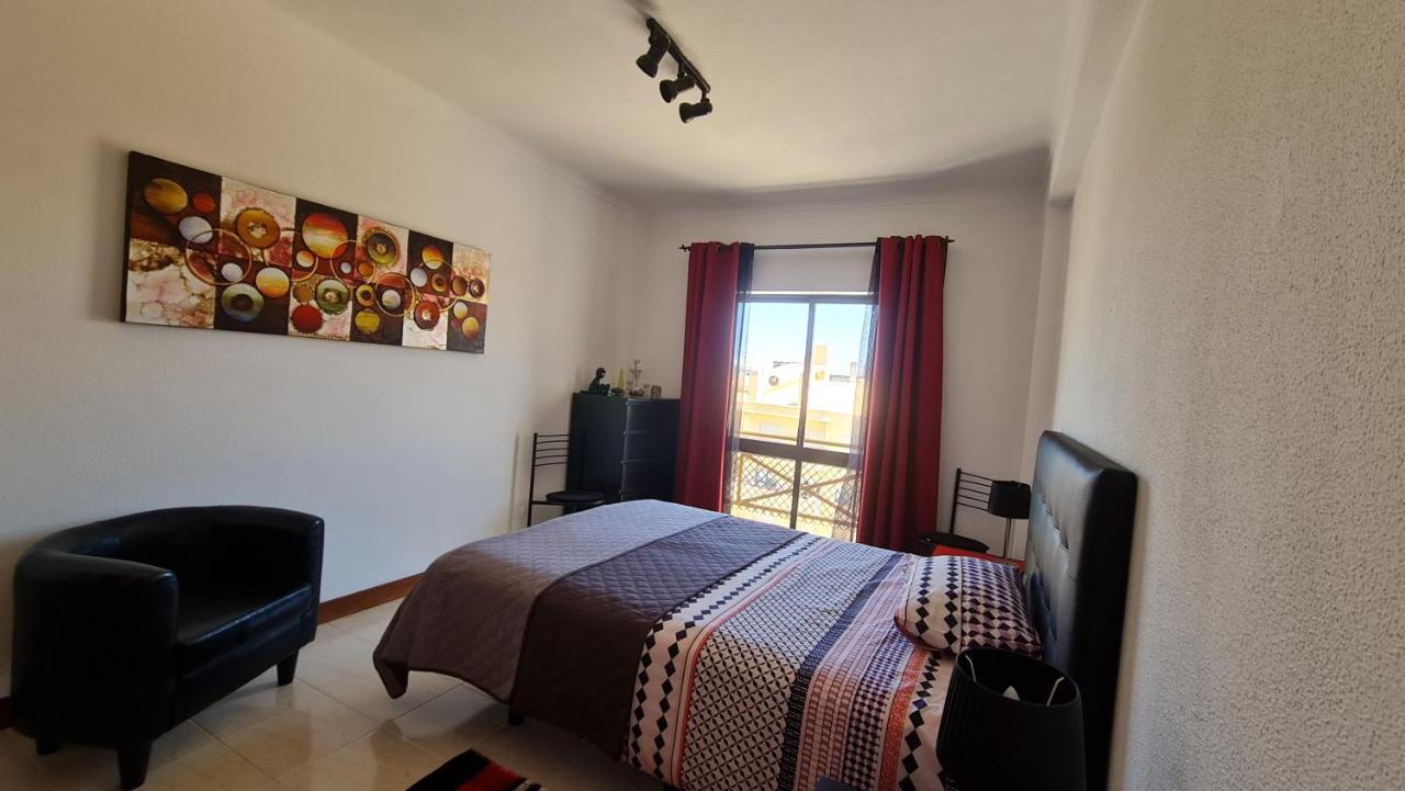 Apartmento Praia Da Dona Ana Lagos Extérieur photo