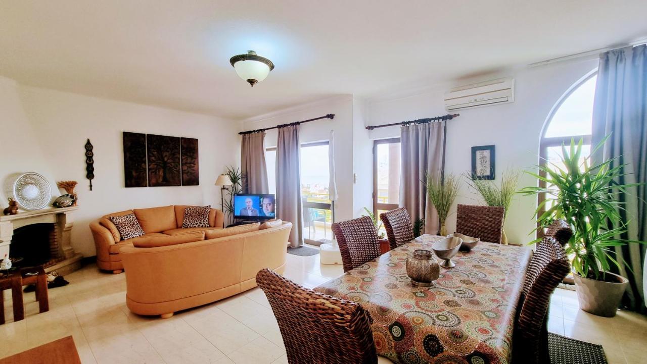 Apartmento Praia Da Dona Ana Lagos Extérieur photo